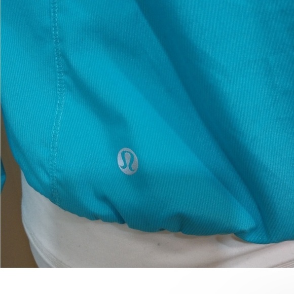 LULULEMON Track Attack Jacket in Spray Blue Size 8 - Picture 10 of 11